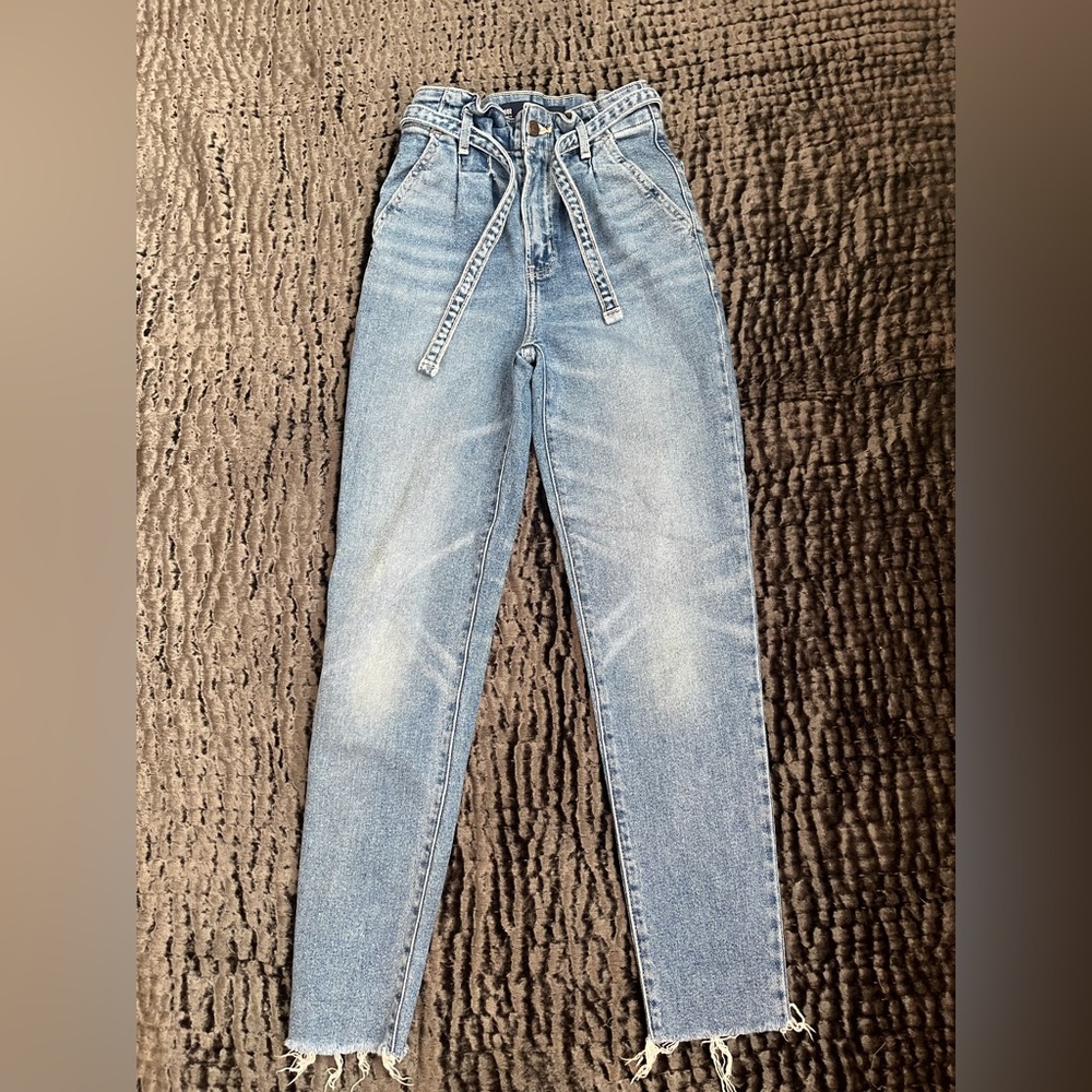 Hollister, mom, baggy jeans